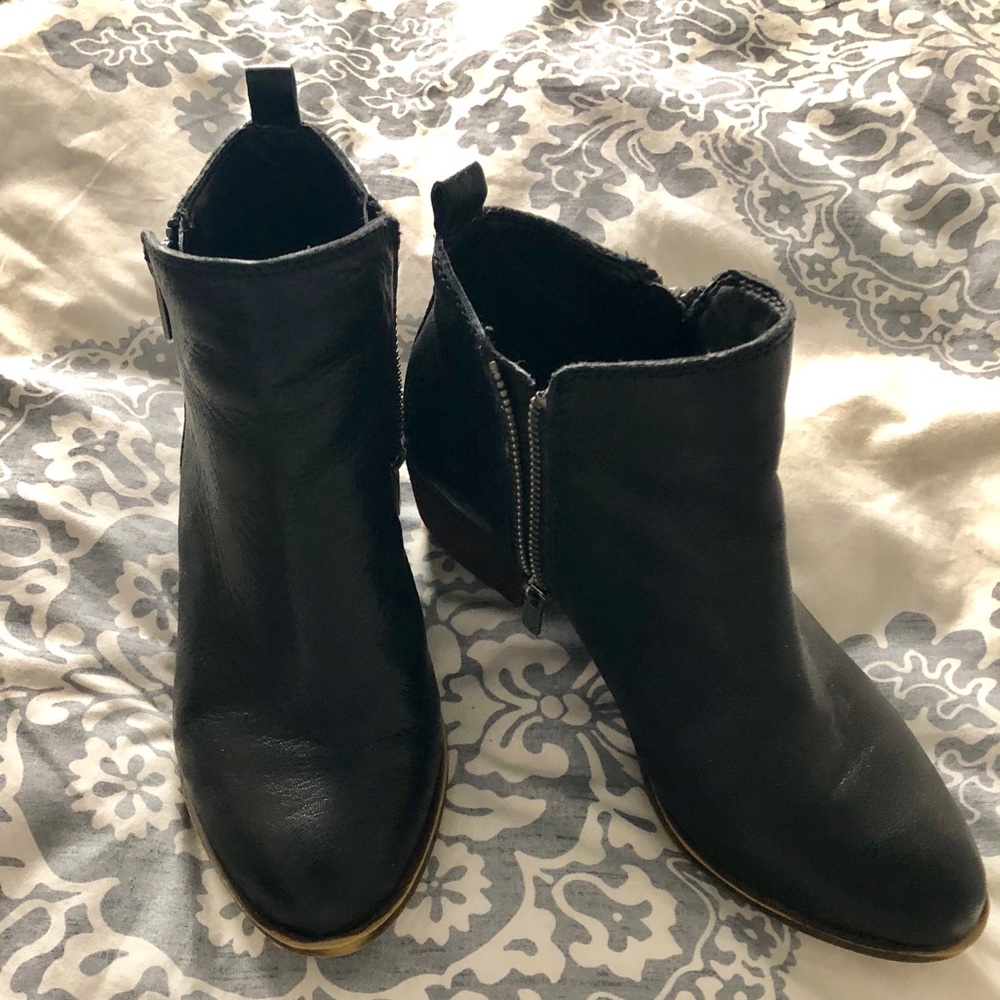 Lucky Basil Booties black 7 EUC